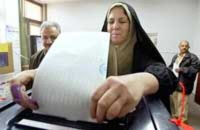 IraqVoteWoman200.jpg