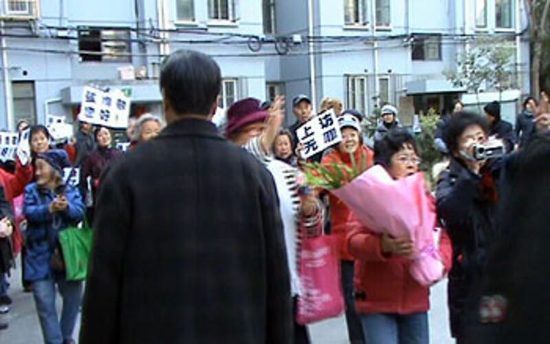 shanghai_zhangweimin1223_supporters350.jpg