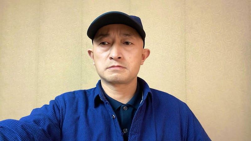 武汉新冠肺炎受害者家属张海。(志愿者提供/记者乔龙)