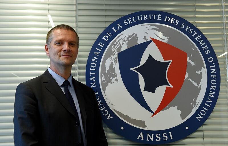 法国国家资讯系统安全局(ANSSI)局长普帕(Guillaume Poupard)5日表示，法国在5G电信网络中不会全面禁用中国电信巨擘华为设备，但会敦促国内电信业者避免转用华为设备。（AFP）