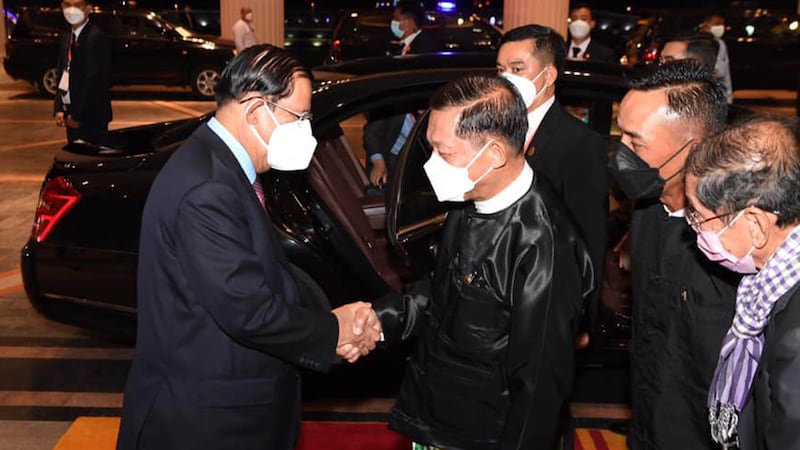 Hun Sen meet Min Aung Hlaing on 07_01_2022 in Myanmar.jpg