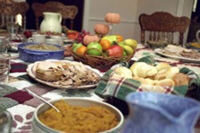 traditional-thanksgiving-dinner-250.jpg