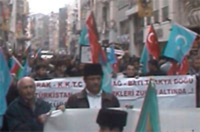 121007IstanbulNamayish2-200.jpg