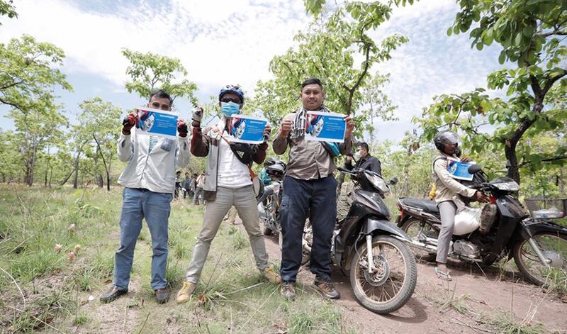 ក្រុម​សកម្មជន​បរិស្ថាន​ និង​កូនប្រុស​លោក ឈុត វុទ្ធី នាំ​គ្នា​រៀបចំ​បុណ្យ​​ខួប ៨ឆ្នាំ នៃ​ការ​ស្លាប់​របស់​លោក ឈុត វុទ្ធី នៅ​ព្រឹក​ថ្ងៃ​ទី២៦ មេសា​ ២០២០​ ក្នុង​តំបន់​ព្រៃឡង់​នៃ​ខេត្ត​ព្រះវិហារ។