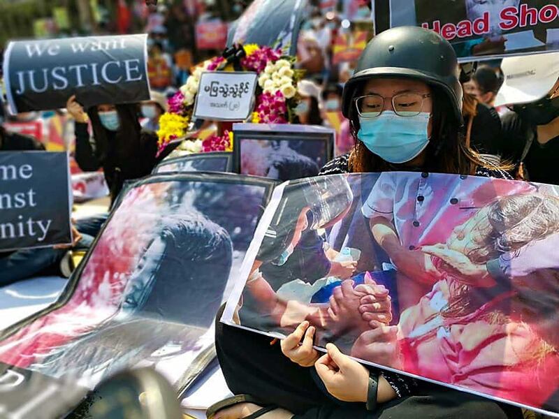https://www.rfa.org/english/multimedia/myanmar-death-protest-gallery-02222021182753.html/myanmar_funeral022121_004.jpg