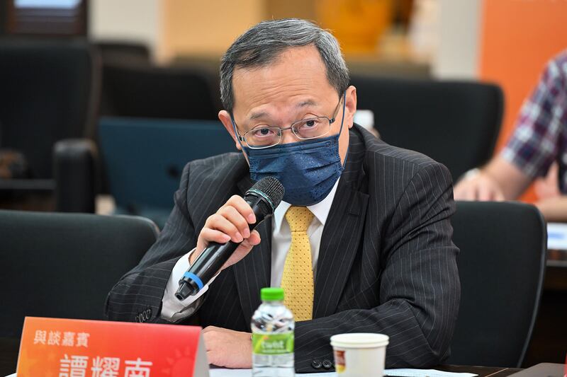 兩岸政策協會常務監事譚耀南：中國不會讓「白紙革命」發展到不可收拾程度。（鍾廣政攝）