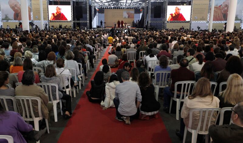 'འགན་འཁུར་དང་མཉམ་གནས་' ཞེས་སྦརཱ་ཛིལ་ (Brazil) གྱི་སའོ་པའུ་ལོ་ (Sao Paulo) གྲོང་ཁྱེར་དུ་ཚོགས་པའི་ལྷན་ཚོགས་ཐོག་༧གོང་ས་མཆོག་གིས་དབུ་ཞུགས་མཛད་དེ་བཀའ་སློབ་བསྩལ་བའི་སྐབས། ༢༠༡༡།༩།༡༧