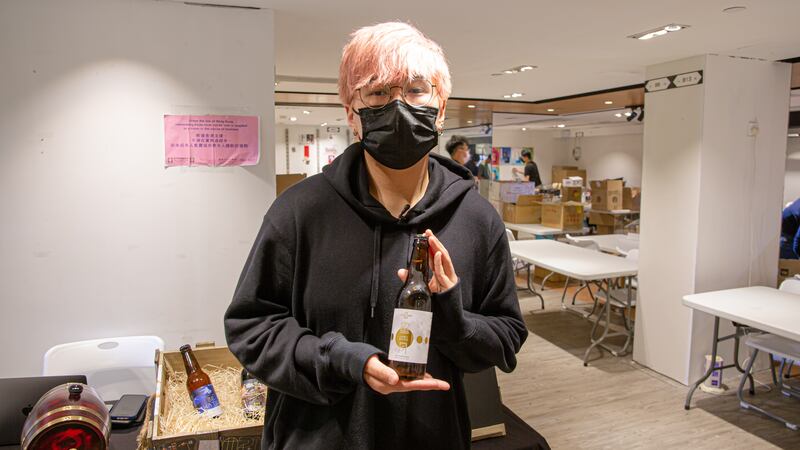 售賣手工啤的「香港城釀」負責人Harry說,事到如今已經不能再畏懼。(張展豪 攝)