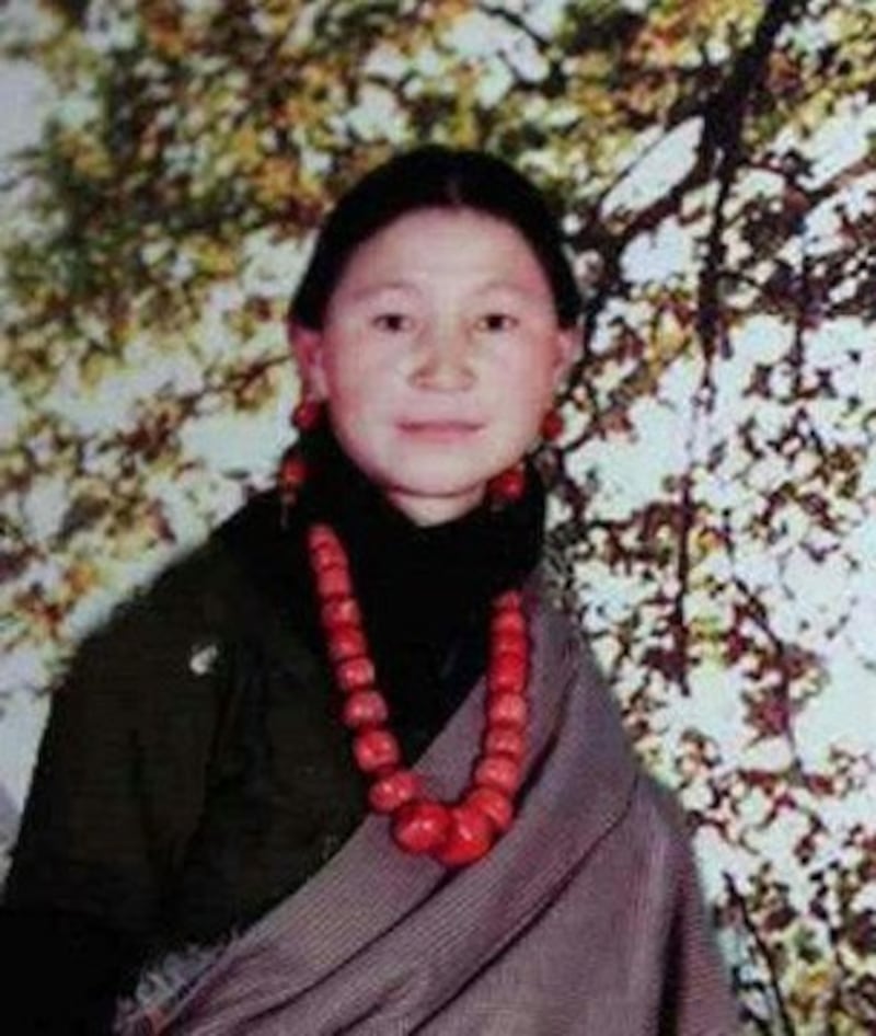 图片: 自焚身亡的卓嘎措的遗照。 (受访人提供/记者丹珍)