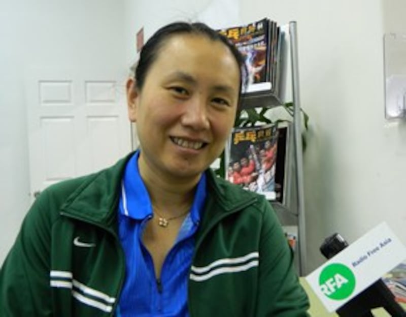 图片：原中国乒乓球女将高军在洛接受本台访问。(记者萧融拍摄)