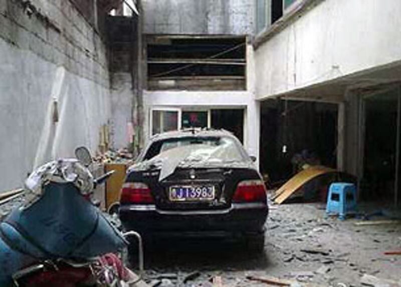Guizhou_blast_car305.jpg