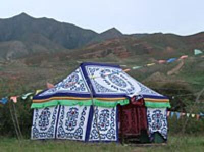 nomadtent200.jpg