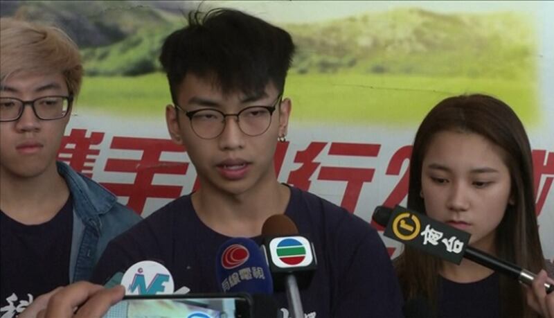 科大學生會臨時會長黎煒進要求查明真相，特別是要查清楚究警察有沒有阻礙救援20分鐘。（路透社視頻截圖）