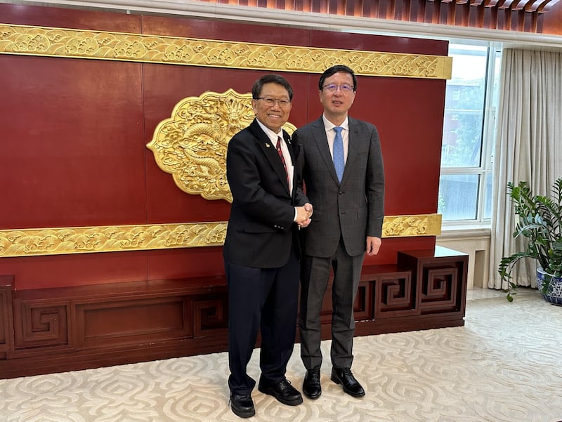圖1 _段崇智與國家教育部副部長陳杰會談.png