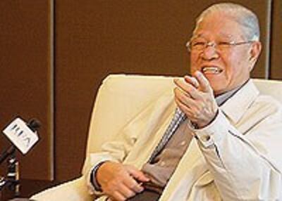 leeandcl040601-200.jpg