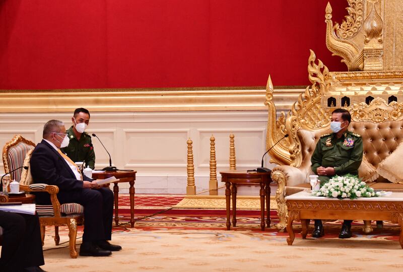 erywan-yusof-meets-minaunghlaing.jpg