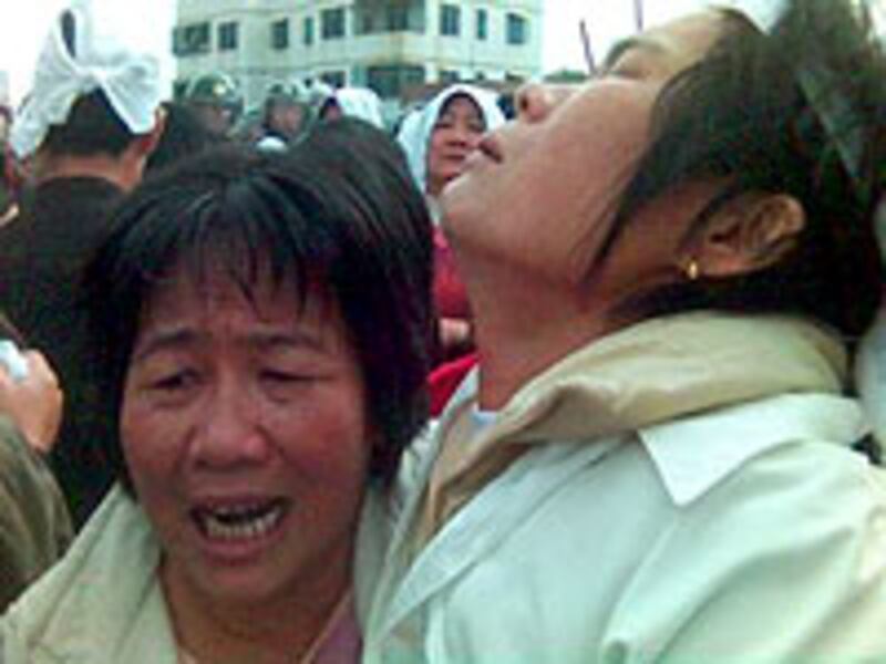 dongzhouCrying200.jpg