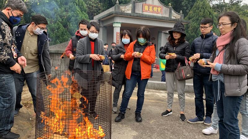台湾有不少民众已提早在3月扫墓。(记者夏小华摄)