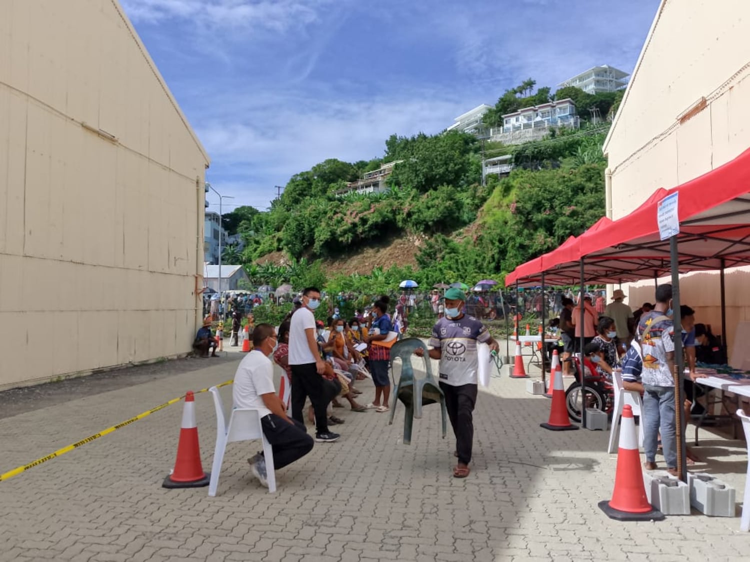 Papua New Guinean patients are identified and triaged prior to boarding the Chinese hospital ship Silk Road Ark in Port Moresby, April 11, 2026