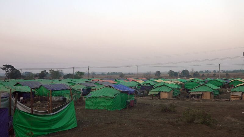 refugeecamp-ponnagyun.jpg