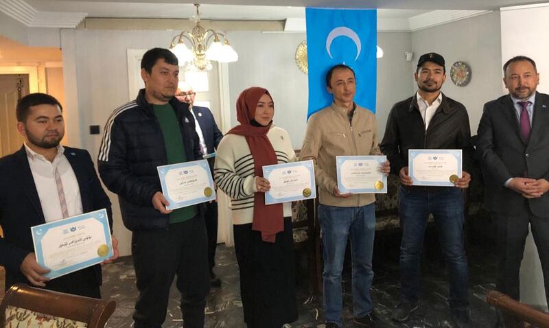 د ئۇ ق ۋەخپەنىڭ ئىستانبۇلدىكى ئىشخانىسىدا چاقىرىلغان 2-نۆۋەتلىك قۇرغۇچى ھەيئەتلەر ئومۇمىي يىغىنىدا ھەيئەتلەر. 2021-يىلى 28-نويابىر، تۈركىيە.