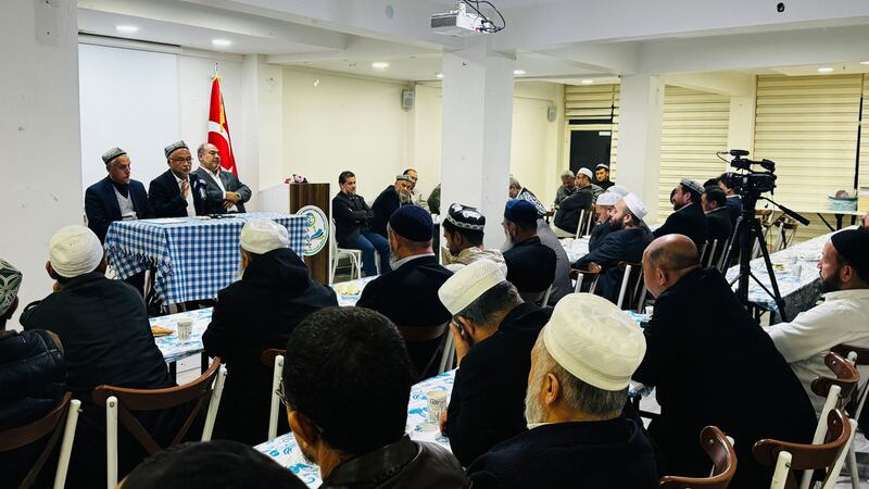 شەرقىي تۈركىستان ئۆلىمالار بىرلىكىنىڭ ئۇيۇشتۇرۇشى بىلەن ئۆتكۈزۈلگەن «ئىز قالدۇرغان ئۆلىمالىرىمىز» تېمىدىكى يىغىندىن كۆرۈنۈش. 2024-يىلى 19-ئۆكتەبىر، ئىستانبۇل.