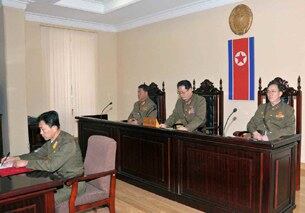 북한은 12일 국가안전보위부 특별군사재판을 열어 장성택에게 '국가전복음모의 극악한 범죄'로 사형을 선고하고 이를 바로 집행했다. 사진은 장성택에게 사형을 선고한 재판부의 모습.
