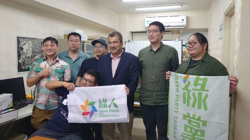 تەيۋەندە ئۆتكۈزۈلگەن دوكلات بېرىش يىغىنى كۆرۈنۈشى. 2024-يىلى 18-ئۆكتەبىر، تەيبېي