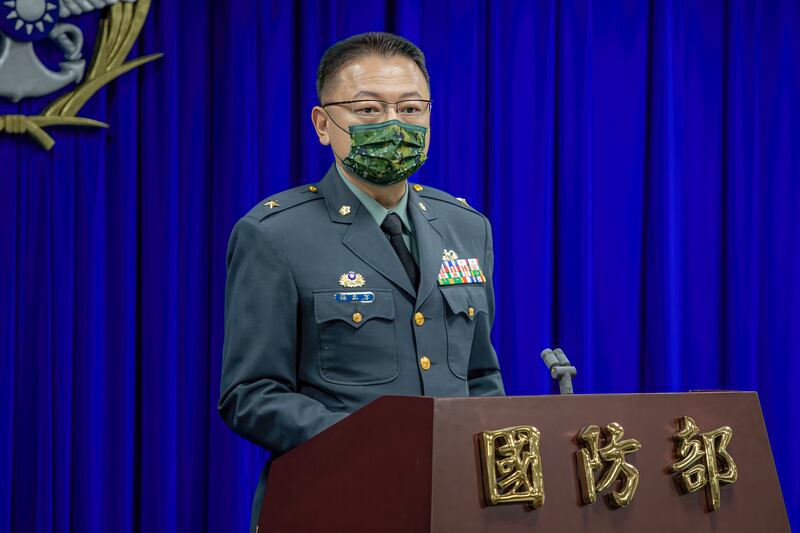國防部發言人孫立方：軍方嚴密掌握中共空軍與火箭軍動態，可即時應處空中威脅。（國防部提供）