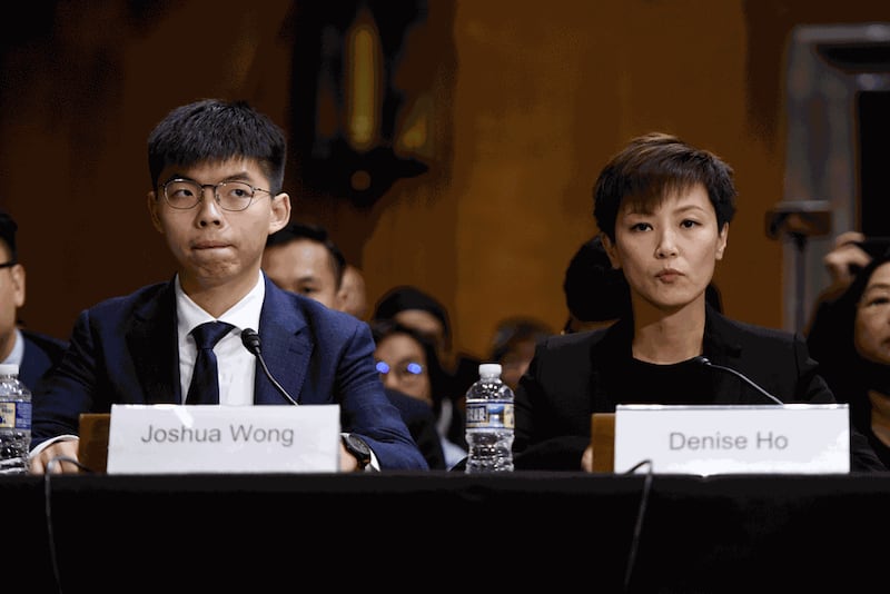 Ca sĩ Denise Ho (phải) tại Quốc hội Mỹ hôm 17/9/2019