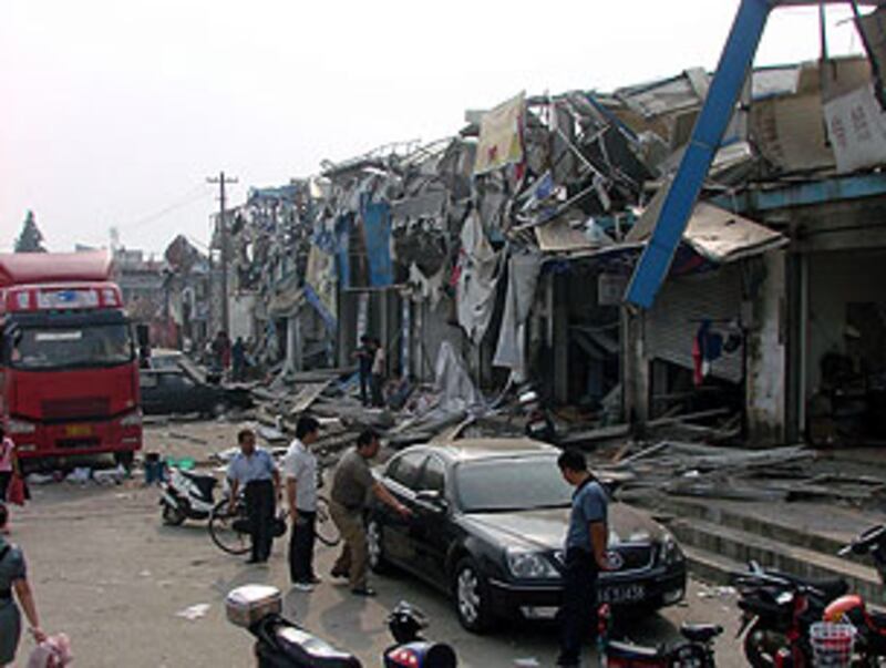 Nanjing_explosion2_305.jpg