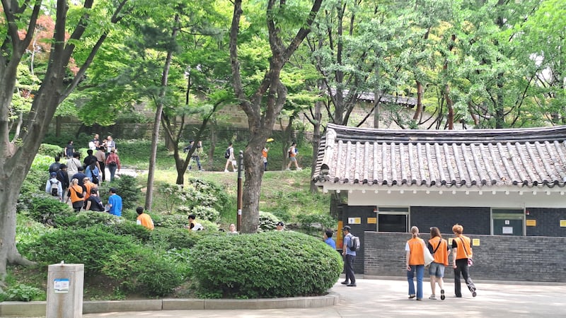 전쟁 당시 강제 납북자들의 납북 경로를 따라 걸어보는 서울 시민들.