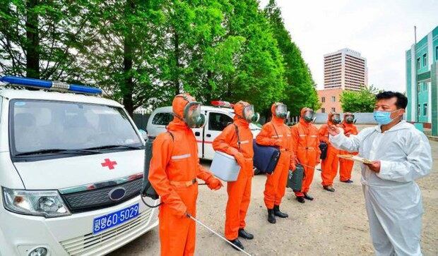 북한이 신종 코로나바이러스 감염증(코로나19) 확진자 발생으로 국가방역체계를 ‘최대비상방역체계’로 이행하고 있다고 지난 5월 13일 밝혔다.
