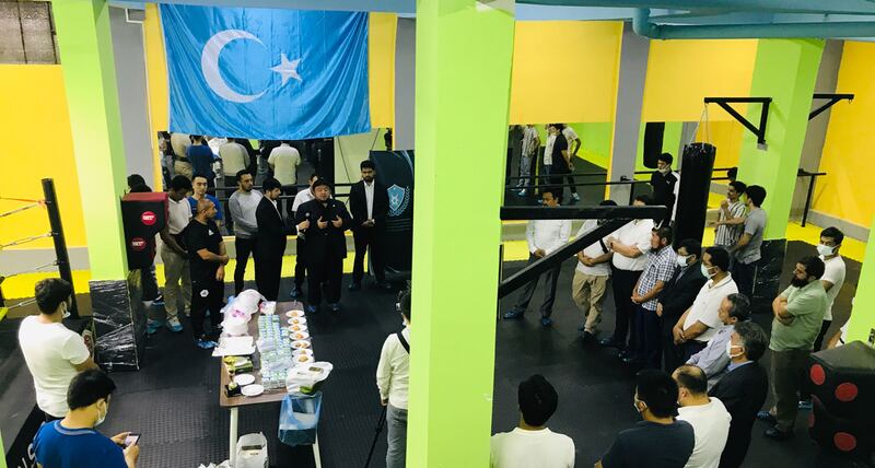 ئىستانبۇلدا ئېچىلغان تەنتەربىيە چېنىقىش مەركىزىنىڭ ئېچىلىش مۇراسىمى.