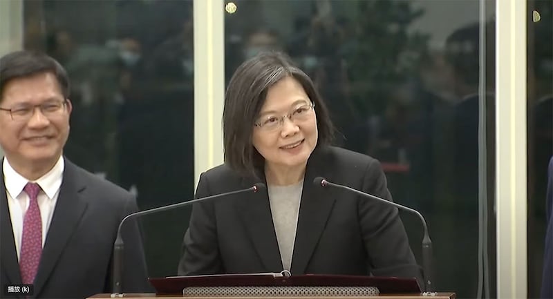 台湾总统蔡英文7日日结束十天九夜的“民主伙伴共荣之旅”，7日晚间返抵台湾。（总统府直播）