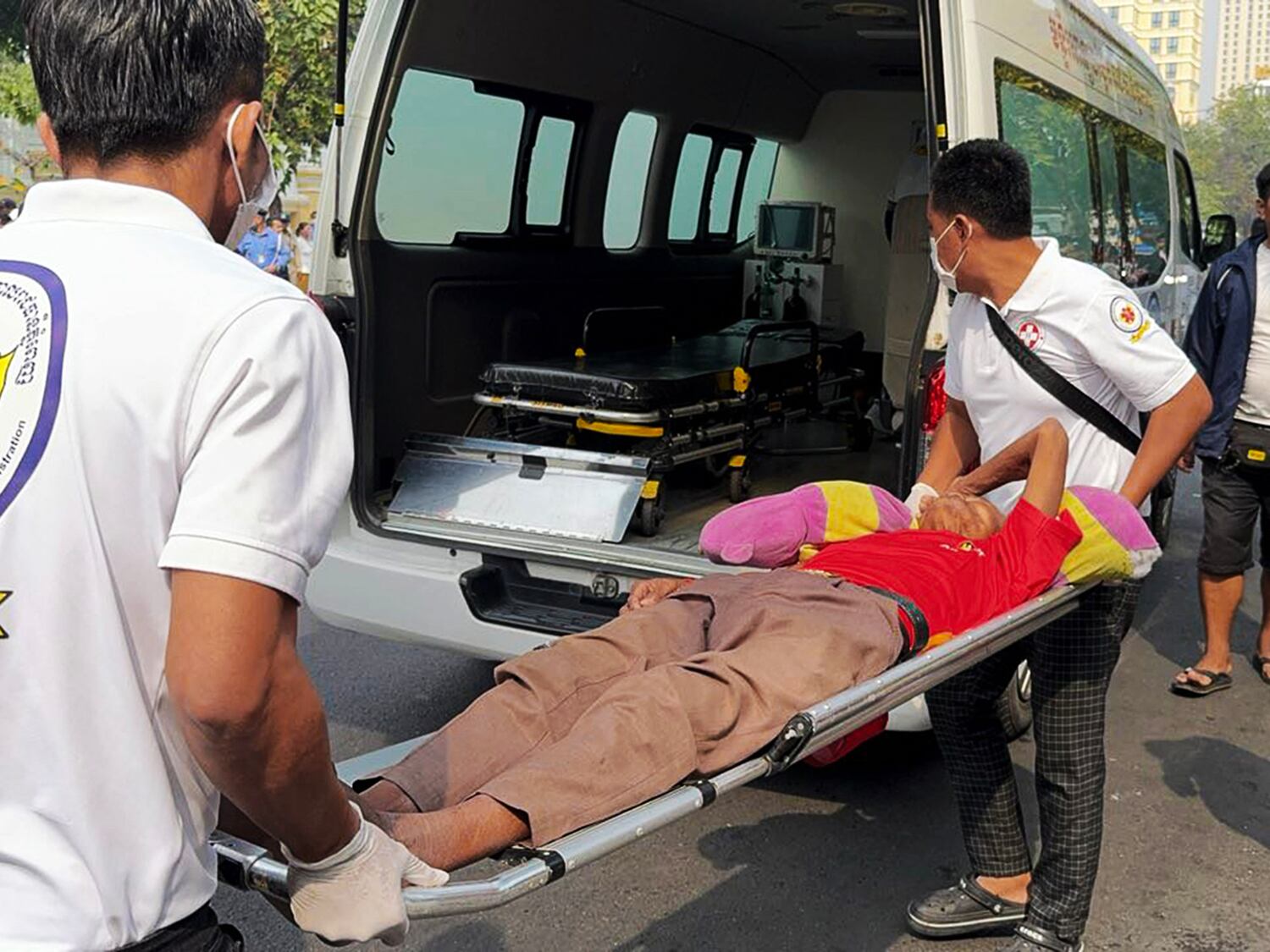 4 crushed to death by crowd outside Cambodian tycoon’s house