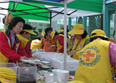 red_cross-200.jpg