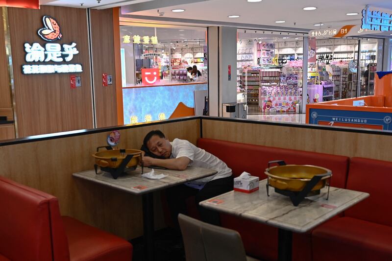 中国经济下滑 餐饮业倒闭潮与消费疲软背后的真相