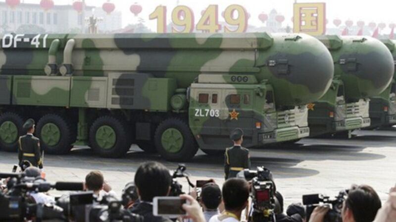 中国东风-41洲际弹道导弹2019年国庆阅兵亮相可威胁美国本土。（Reuters）