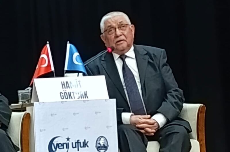 تۈركىيەنىڭ دېنىزلى شەھىرىدە ئۆتكۈزۈلگەن «تۈرك دۇنياسى ئىلمىي مۇھاكىمە يىغىنى» دا ئۇيغۇرلارغا ۋاكالىتەن شەرقىي تۈركىستان ۋەخپىسىنىڭ سابىق رەئىسى ھامۇتخان كۆكتۈرك ئەپەندى سۆز قىلدى. 2024-يىلى فېۋرال.