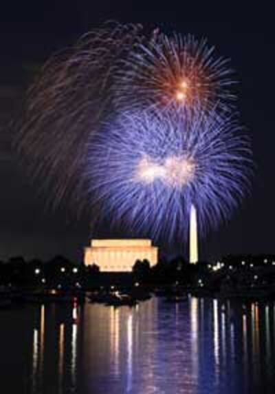 Pháo hoa mừng Ngày Độc Lập Hoa Kỳ ở Washington DC hôm 04/07/2010. RFA PHOTO.