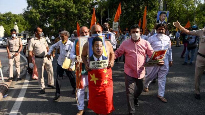 今年中印建交70周年,中印边境爆发军事冲突,印度国内出现反中情绪。(法新社)