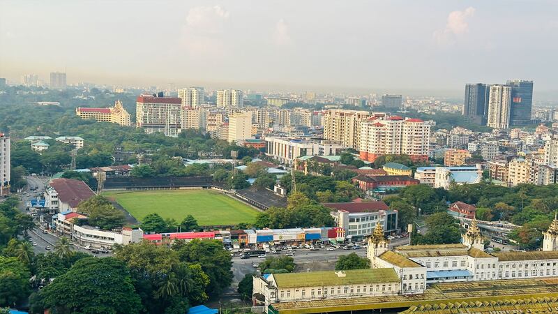 ရန်ကုန်တိုင်း၊ မင်္ဂလာတောင်ညွန့်မြို့နယ်ရှိ ရန်ကုန်ဘူတာကြီး အနီးတစ်ဝိုက်ဝန်းကျင်ကို ၂၀၂၃ ခုနှစ်၊ နိုဝင်ဘာလ ၈ ရက်နေ့က တွေ့ရစဉ်။ (Photo: RFA)