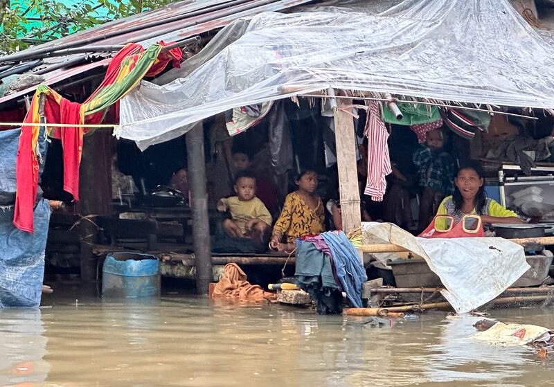 ရန်ကုန်တိုင်း၊ လှည်းကူးမြို့ အနိမ့်ပိုင်းရပ်ကွက်များ ရေကြီးရေလျှံနေသည်ကို ၂၀၂၃ အောက်တိုဘာ ၈ ရက်နေ့က တွေ့ရစဉ်။ (Photo : RFA)