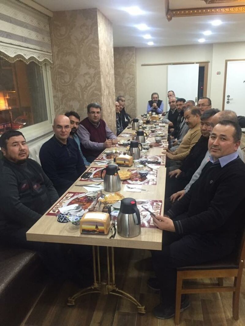 ئىستانبۇلدىكى ژۇرنالىست ۋە يازغۇچىلار