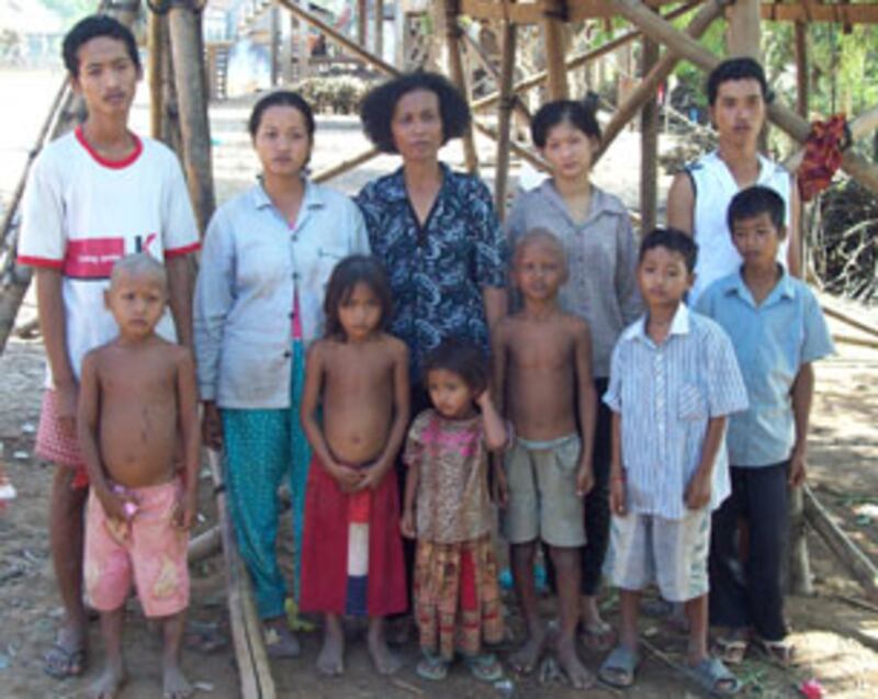 ក្រីក្រ​កណ្ដាល​៣០៥