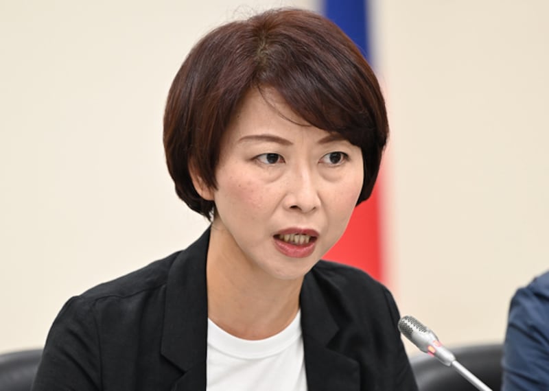 2020年9月30日，民進黨立委陳亭妃：這次提出的修憲草案並不涉及統獨議題。（鍾廣政 攝）