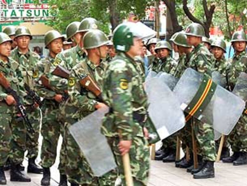 0708Urumqi_army1