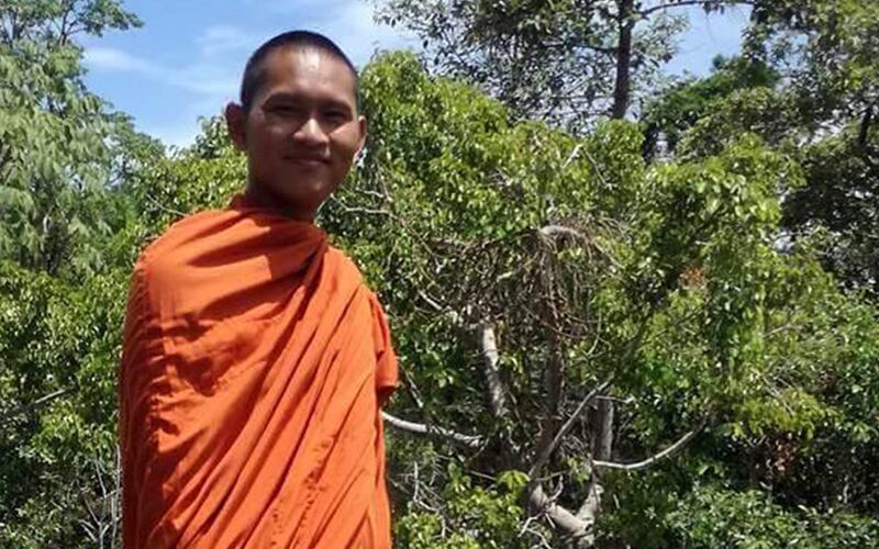 ព្រះសង្ឃ​ខ្មែរ​កម្ពុជា​ក្រោម ព្រះនាម មាស វិចិត្រ កាល​ពី​មិន​ទាន់​បាត់​ព្រះ​កាយ។ Photo Provided
