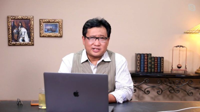 旅美时政评论员江峰从中共外交政策转向,看出中共从俄乌战争得到的警醒。(截图自节目直播)